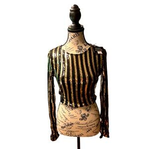 Black and Gold stunning long sleeve top with tags. Size Small